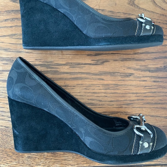 Coach Issy signature fabric/suede wedge heels - Picture 2 of 4